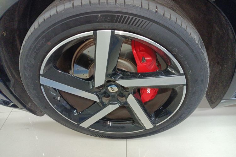 小米汽车 小米YU7 2025款 超长续航高性能四驱Max版车身外观6007