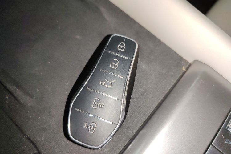 比亚迪 夏 2025款 DM-i 1.5T 180km 卓越型中控内饰7001