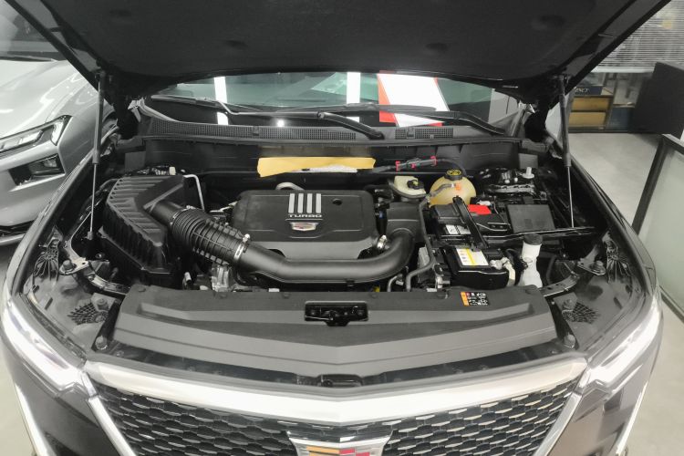 凯迪拉克XT6 2022款 2.0T 六座两驱豪华型机舱底盘24