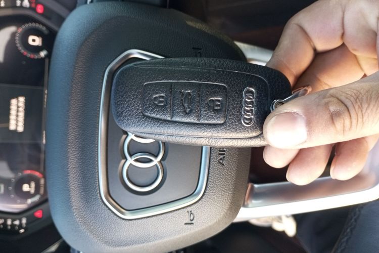 奥迪A3 2025款 A3L Limousine 35TFSI 飞驰尊享型中控内饰11