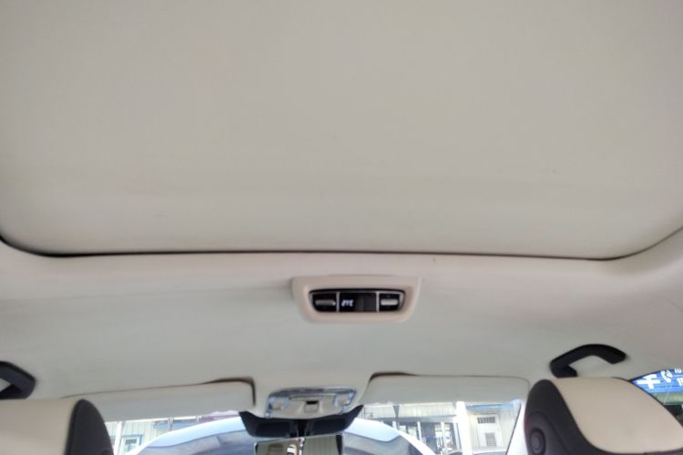 奔驰V级 2024款 V 300 L 长轴距尊贵版局部细节22