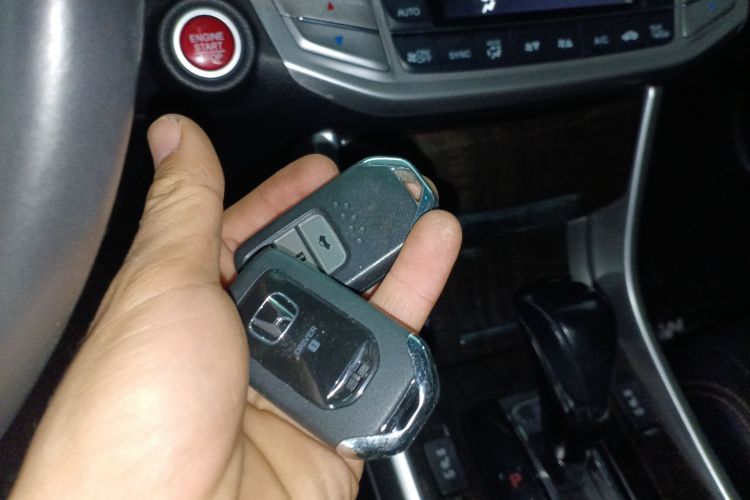 本田 雅阁 2015款 3.0L VTI 尊贵版中控内饰11