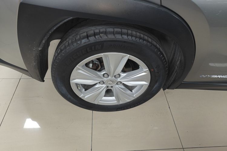 雷克萨斯UX 2020款 260h 探·酷版车身外观6008