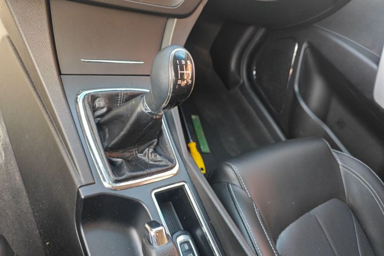 吉利汽车 帝豪 2017款 三厢百万款 1.5L 手动向上版中控内饰18