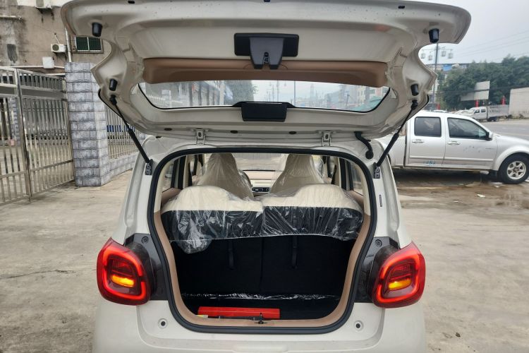 五菱汽车 宏光MINIEV 2025款 四门版 进阶款机舱底盘23