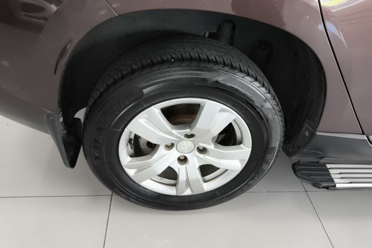 标致2008 2014款 1.6L 手动潮流版车身外观6008