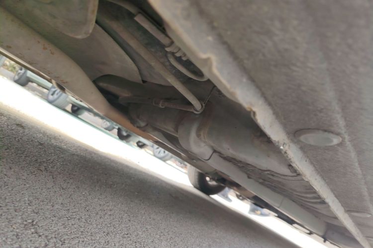 现代 悦动 2011款 1.6L 自动豪华型局部细节9002