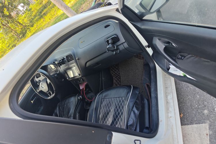 大众 Polo 2014款 1.4L 手动风尚版局部细节9005