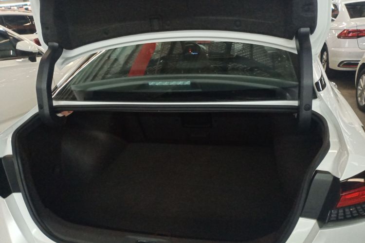 日产 天籁 2022款 2.0L XL-TLS 悦享版机舱底盘23