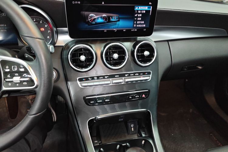 奔驰C级 2019款 C 260 L 运动版中控内饰16