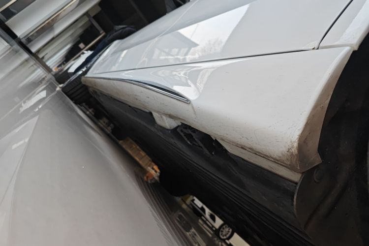 奔驰C级 2022款 改款 C 260 L 运动版局部细节9002