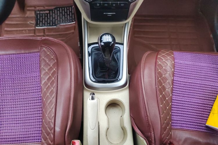 长安 逸动 2015款 1.6L 手动豪华型 国V中控内饰18