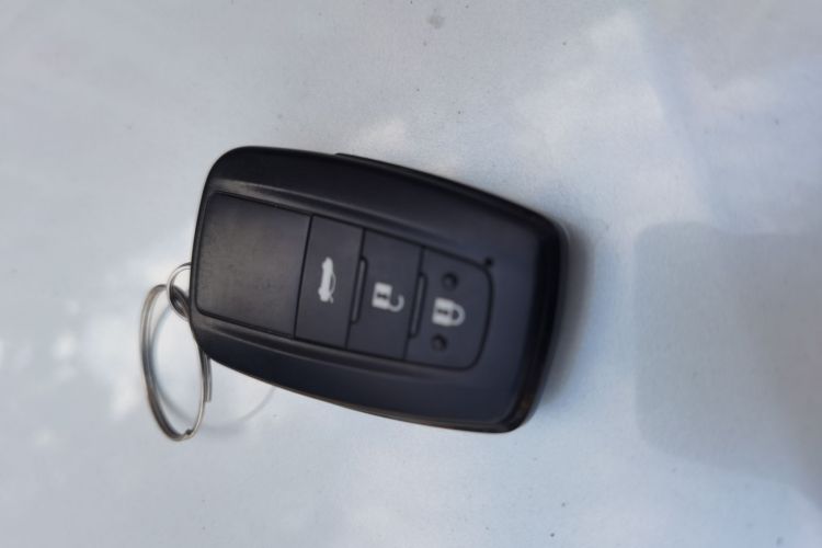 丰田 雷凌 2021款 双擎 1.8H E-CVT豪华版中控内饰7001