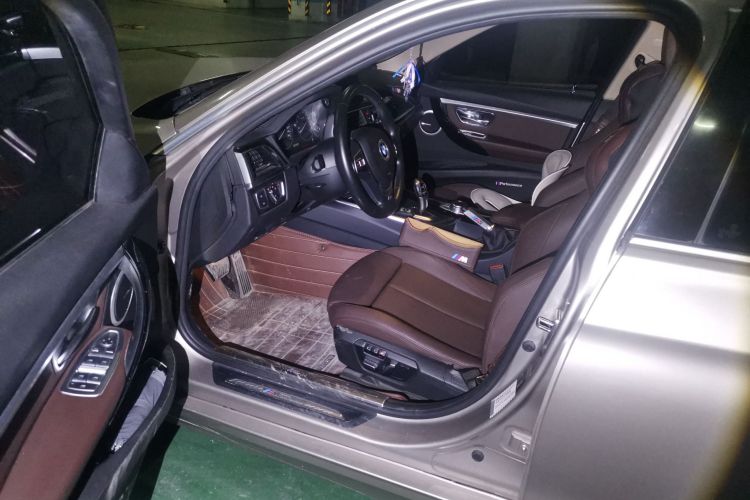 宝马3系 2019款 320Li 时尚型中控内饰7003