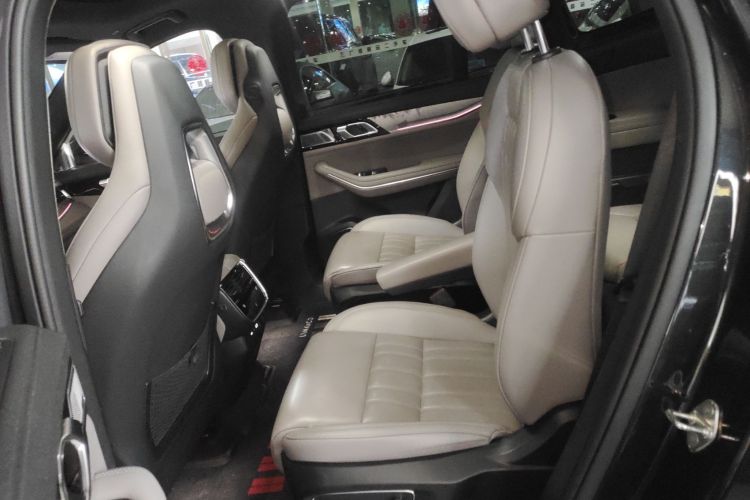 领克09 EM-P 2023款 2.0TD EM-P 远航版AM 六座中控内饰21