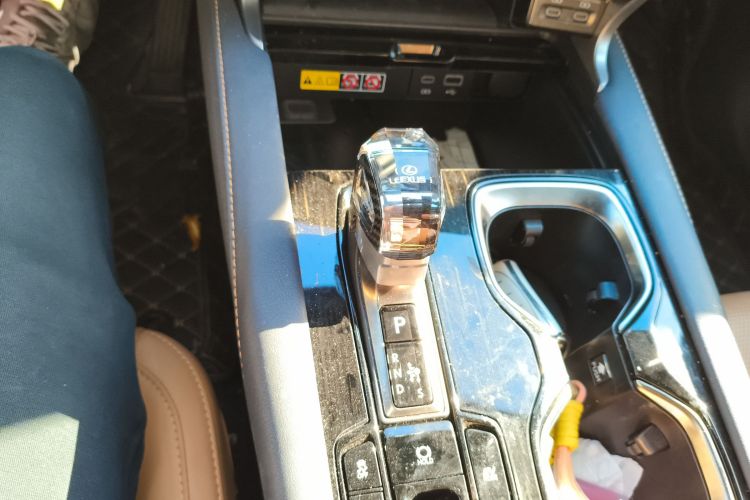 雷克萨斯RX 2023款 350h 四驱醇享版中控内饰18