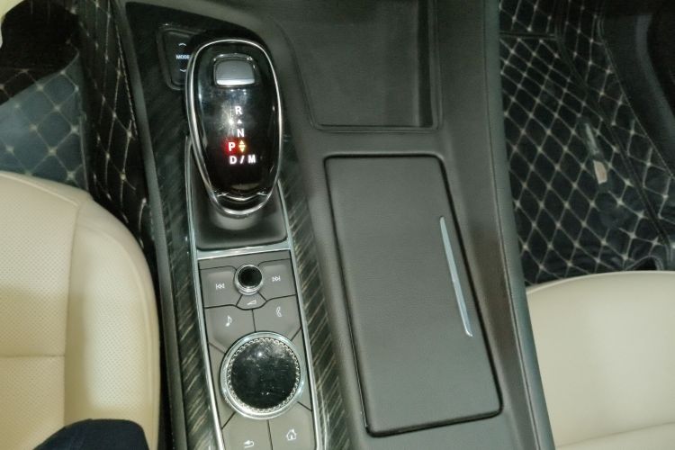 凯迪拉克CT5 2020款 改款 28T 豪华型中控内饰18