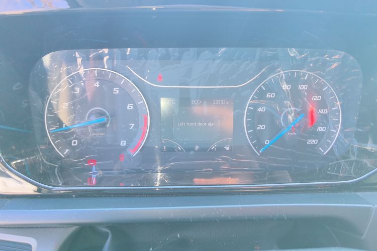 福特 全顺 2023款 2.0T汽油自动多功能商用车中轴中顶5/6座中控内饰15