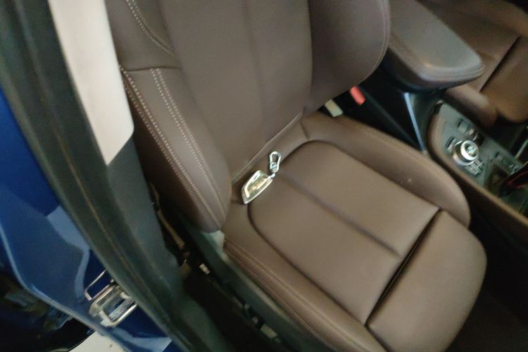 宝马X1 2020款 sDrive25Li 领先型中控内饰41