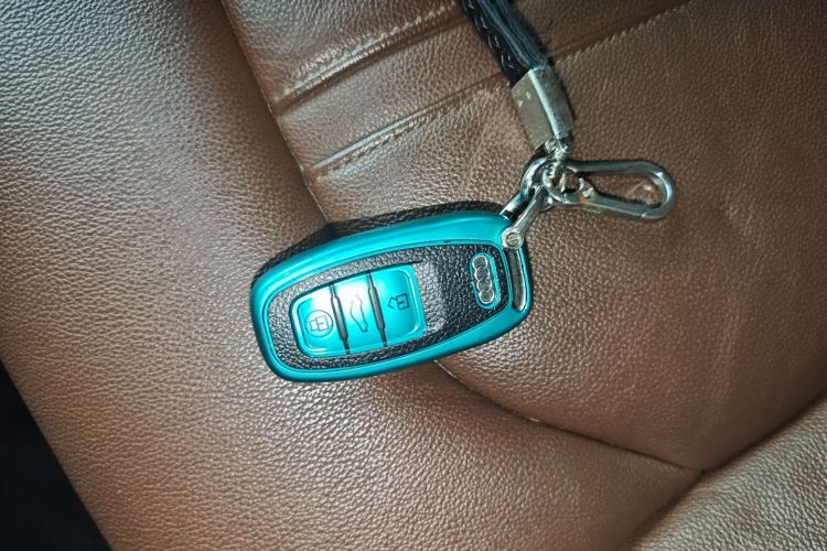 奥迪A8 2013款 A8L 45 TFSI quattro舒适型中控内饰7001