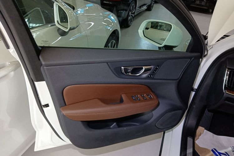 沃尔沃V60 2024款 B5 智远豪华版中控内饰47