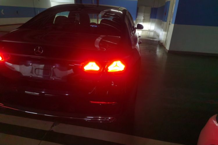 奔驰E级新能源 2024款 E 350 e L 插电式混合动力轿车车身外观6006