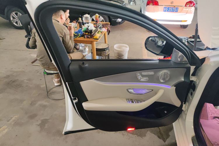 奔驰E级 2017款 E 200 运动型 4MATIC中控内饰7007