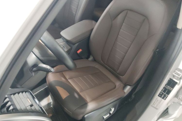 宝马X3 2020款 xDrive25i M运动套装中控内饰19