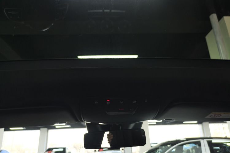 奔驰GLC 2020款 改款 GLC 300 L 4MATIC 豪华型中控内饰22