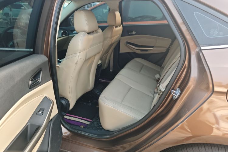 福特 福睿斯 2015款 1.5L 自动时尚型中控内饰21