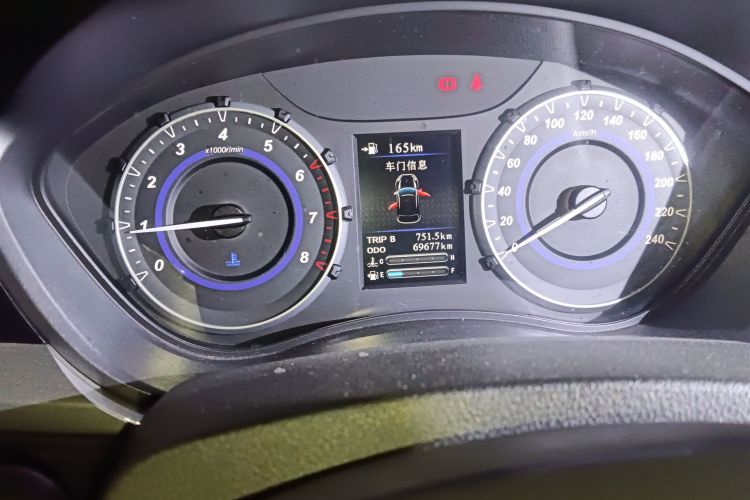 海马S5青春版 2017款 1.6L 手动尊贵型中控内饰14