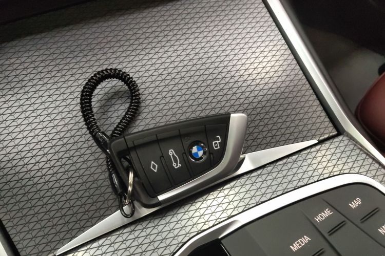 宝马i3 2024款 eDrive 40 L 曜夜套装中控内饰11