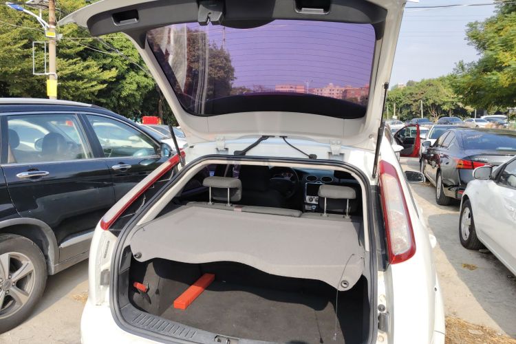 福特 福克斯 2013款 两厢经典 1.8L 手动基本型局部细节23