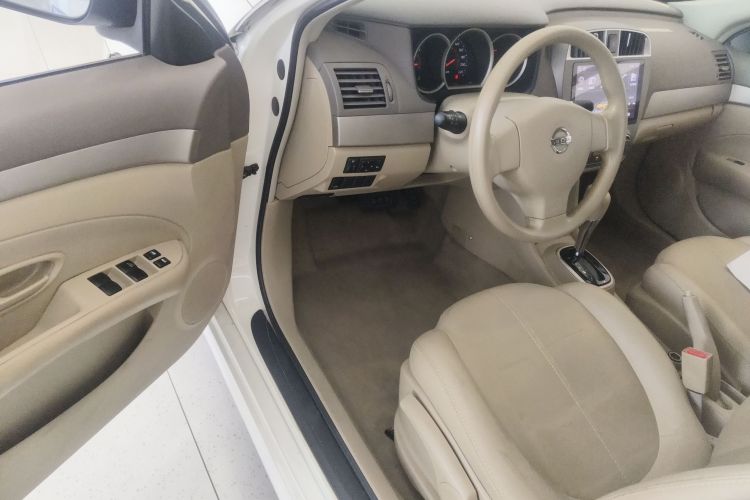 日产 轩逸 2018款 经典 1.6XE CVT舒适版中控内饰20