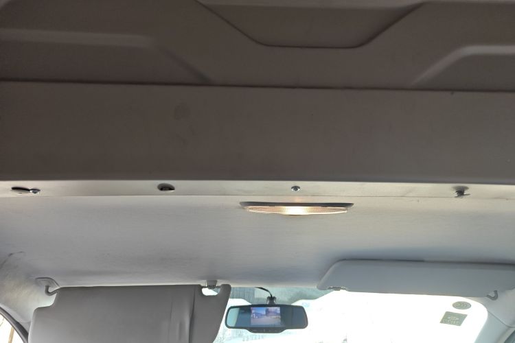 福特 全顺 2017款 2.0T汽油多功能商用车中轴中顶国V局部细节22