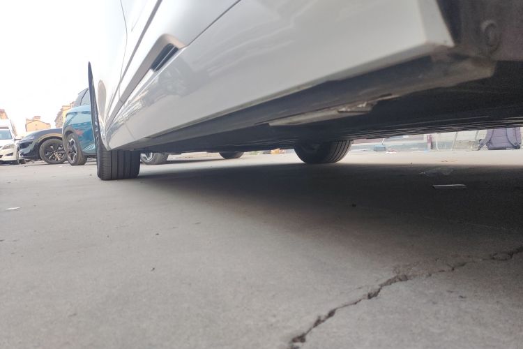 腾势D9 2022款 DM-i 970 四驱旗舰型局部细节9002