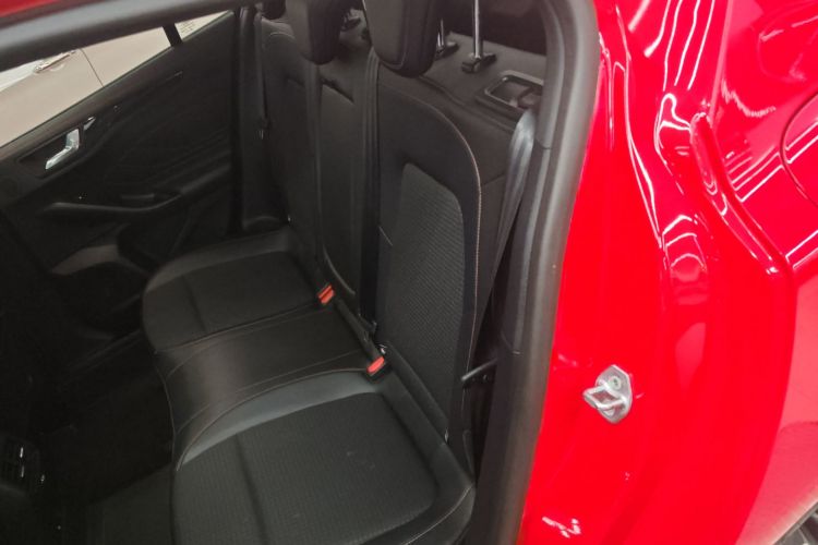 福特 福克斯 2021款 三厢 EcoBoost 180 自动ST Line中控内饰21