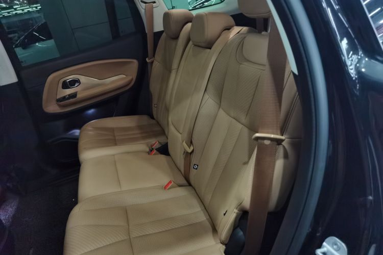 蔚来ES8 2018款 创始版中控内饰21