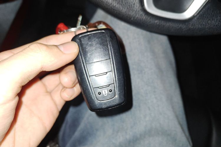 丰田 卡罗拉 2019款 1.2T S-CVT GL-i精英版中控内饰11