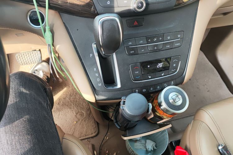 别克GL8 2017款 ES 28T 尊享型 国V中控内饰18