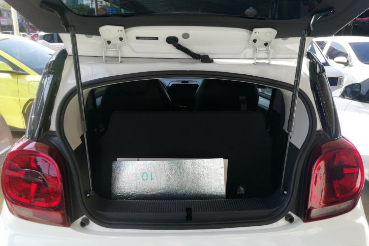 荣威 科莱威CLEVER 2022款 311km元气啵啵版机舱底盘23