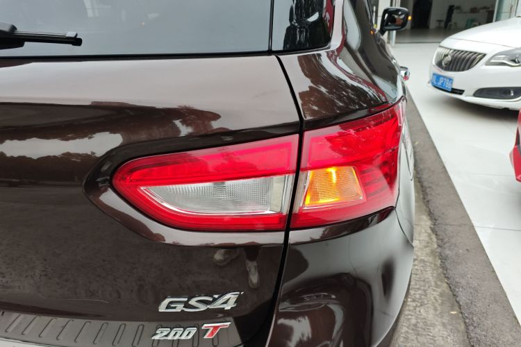 广汽传祺 传祺GS4 2015款 200T 手动豪华版车身外观9