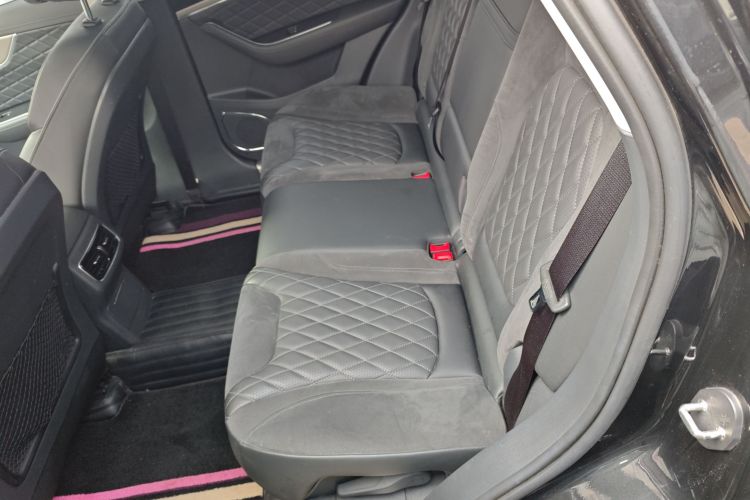 红旗HS5 2019款 2.0T 智联旗享版中控内饰21