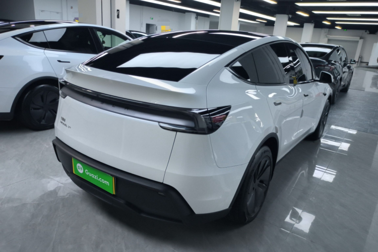 特斯拉 Model Y 2025款 长续航全轮驱动版车身外观6005