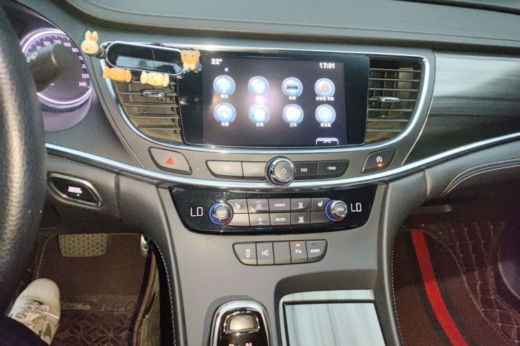 别克 君越 2016款 改款 28T 精英型中控内饰16