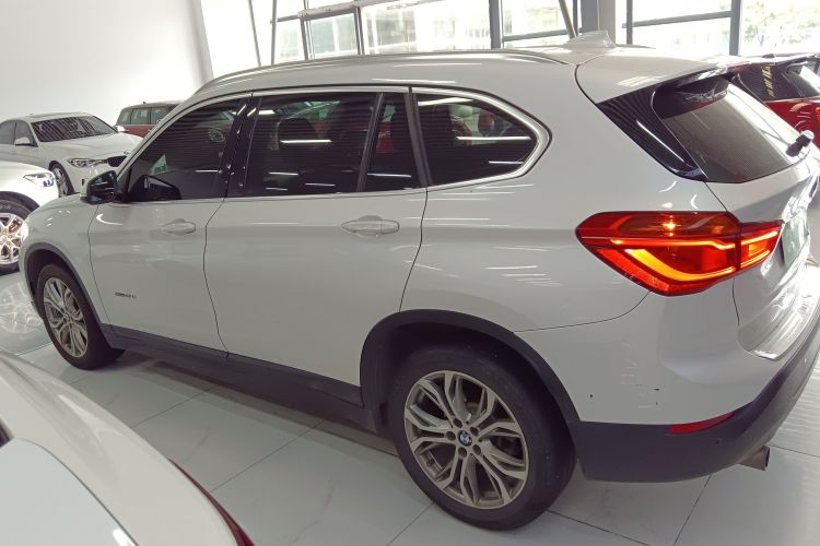 宝马X1 2018款 sDrive20Li 领先型车身外观6003