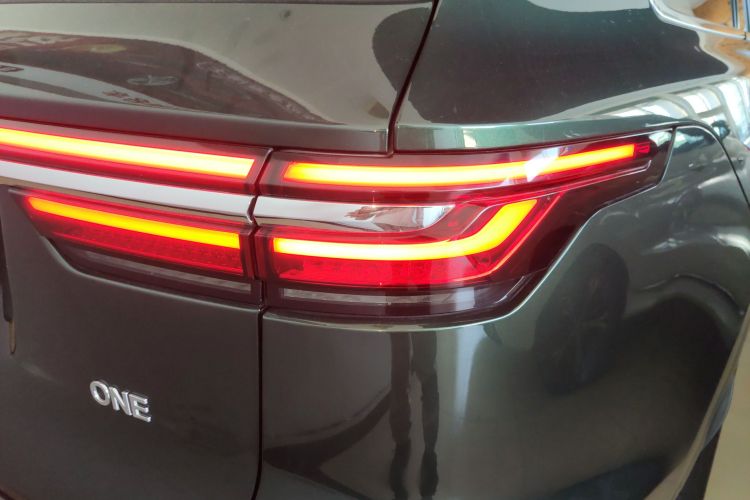 理想汽车 理想ONE 2021款 增程6座版车身外观9