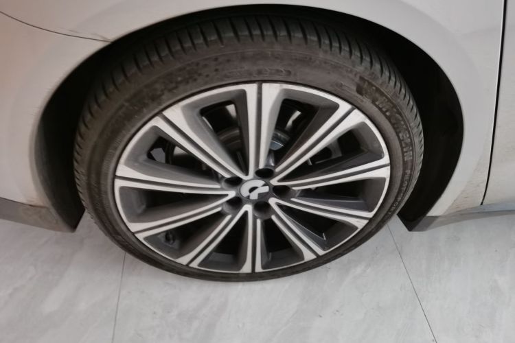 蔚来ET7 2024款 75kWh 行政版车身外观6008