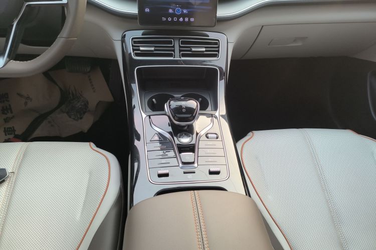 比亚迪 秦PLUS 2023款  冠军版 DM-i 120KM超越型中控内饰18