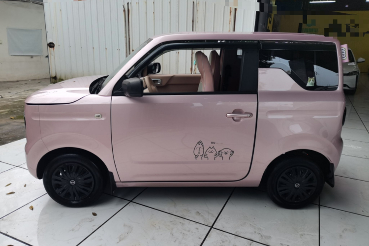 吉利银河 2023款 熊猫mini 200km 耐力熊车身外观4